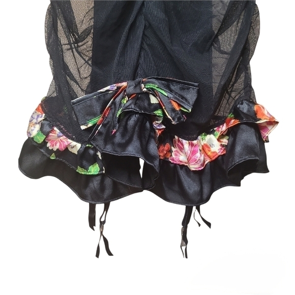 Victoria's Secret Lingerie Black Floral Bows, Mesh Panels, Garter Straps 36D - Picture 8 of 15